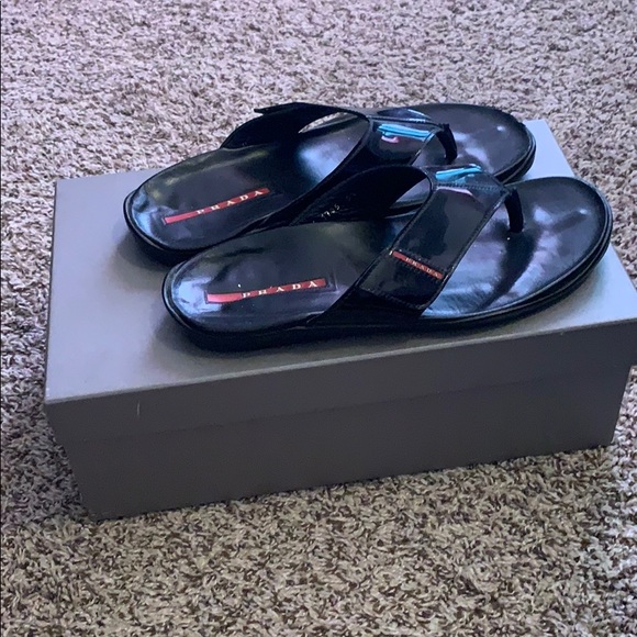 Prada - Picture 4 of 4